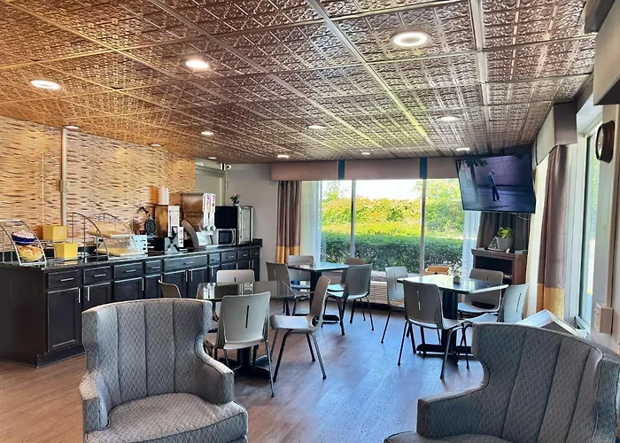 Days Inn By Wyndham Seneca-Clemson